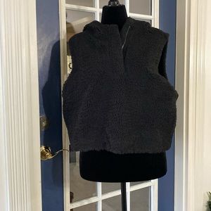 COPY - New with tags Madison 88 black faux Sherpa hooded pullover vest size Lar…